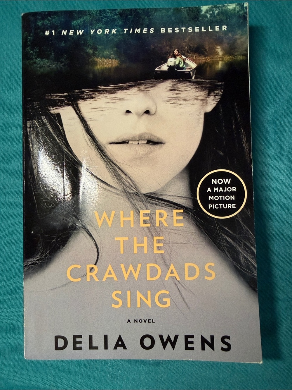 📚 Where the Crawdads Sing - Delia Owen’s Paperback Novel